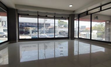 LOCAL COMERCIAL DE 45.27M2 A UNOS METROS DE GLORIETA LA LUNA