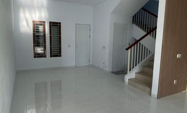 BANTING HARGA Gaji anda dibawah 10Jt pasti diapproved Bank Dijual rumah murah 2lantai di Cluster Alamanda Jakarta Garden City Jakarta Timur siaphuni