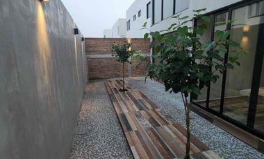 Amplia casa residencial en la riviera veracruzana dentro de exclusivo fraccionamiento