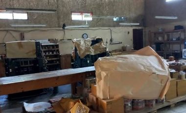 Dijual Tanah Beserta 4 Bangunan di Padalarang, Strategis Area Komplek