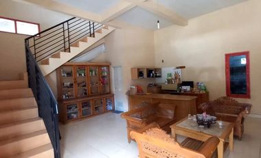 Dijual Tanah Beserta 4 Bangunan di Padalarang, Strategis Area Komplek