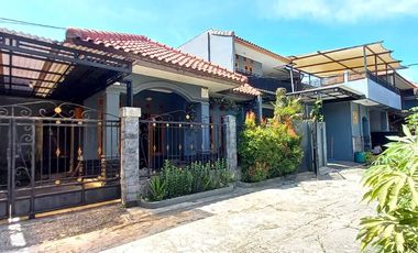 Dijual Tanah Beserta 4 Bangunan di Padalarang, Strategis Area Komplek