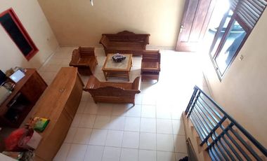 Dijual Tanah Beserta 4 Bangunan di Padalarang, Strategis Area Komplek