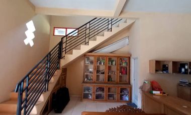 Dijual Tanah Beserta 4 Bangunan di Padalarang, Strategis Area Komplek