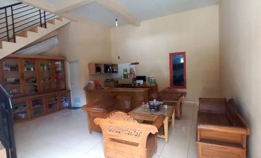 Dijual Tanah Beserta 4 Bangunan di Padalarang, Strategis Area Komplek