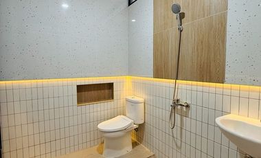 BRAND NEW HOUSE DENGAN DESAIN MODERN CONTEMPORER