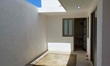 Casa NUEVA en CACALOMACAN