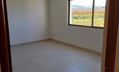 Casa NUEVA en CACALOMACAN