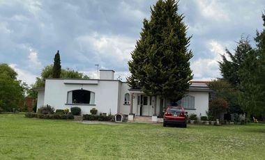 Preciosa casa en RENTA de 1 planta EN CACALOMACAN