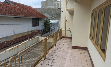 Dijual Rumah Hook 2 Lantai Siap Huni Hanya 50 Meter Dari Jl Slamet Riyadi Solo