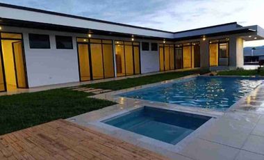 VENDO CASA PARA ESTRENAR