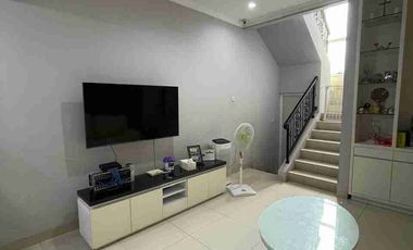 Disewakan Rumah Kenari Pik uk 8x15 Furnished