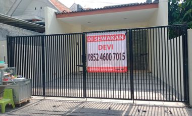 Rumah Pusat Kota di Tembok Lor dekat PGS, Toll Dupak, Stasiun Pasar Turi Siap huni