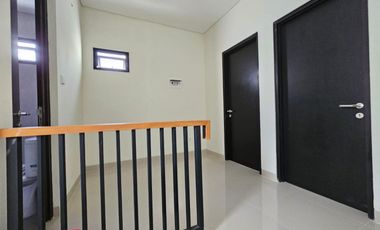Disewakan Cepat Rumah Rapi Siap Huni di Modernland Tangerang