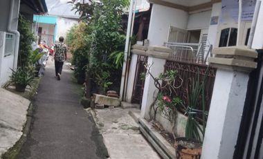 DIJUAL RUMAH BANGUNAN PERMANEN 2 LANTAI SIAP HUNI BERLOKASI STRATEGIS DI SLIPI