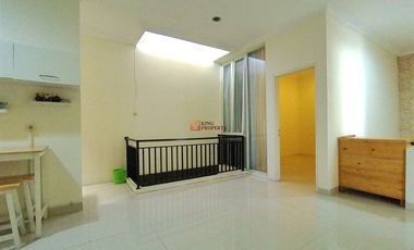 Disewakan Rumah 3 Kamar 2,5 Lantai Puri Mansion Cluster Hawaii Dekat Mall Puri dan Tol JORR