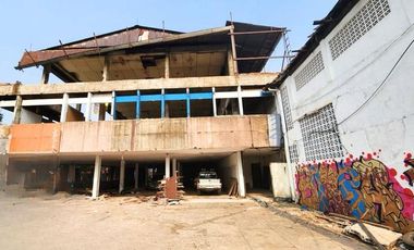 Gedung di Lahan Luas 1200m Jl Soepomo Tebet Jaksel