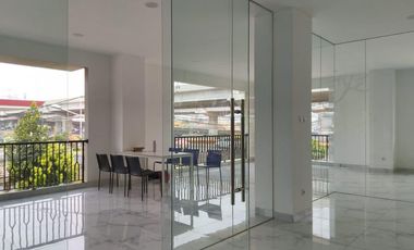 Gedung Komersial Kalimalang Bisa untuk Kantor atau F&B Dijual