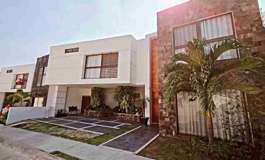 Casa en venta en Fraccionamiento Privado Frente al club campestre