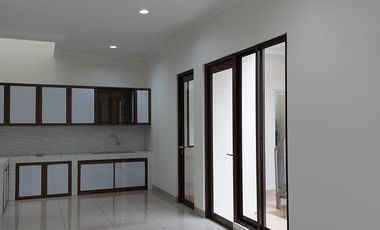 DISEWAKAN RUMAH BTARI SUMMARECON BANDUNG