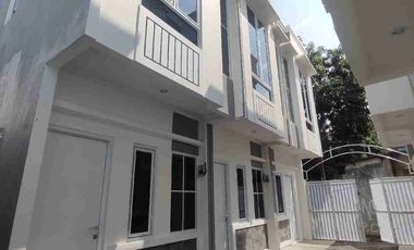 rumah murah 2 lantai SHM di utan kayu jakarta timur 300jutaan