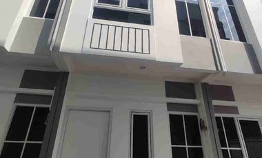 rumah murah 2 lantai SHM di utan kayu jakarta timur 300jutaan