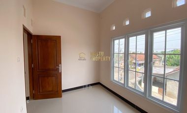 RUMAH BARU DAN SIAP HUNI, 10 MENIT DARI TERMINAL GIWANGAN