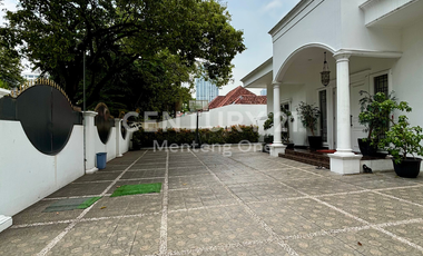 For Rent: Luxury & Spacious House with Swimming Pool in Prime Menteng, Central Jakarta