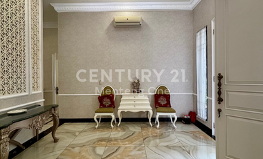 For Rent: Luxury & Spacious House with Swimming Pool in Prime Menteng, Central Jakarta