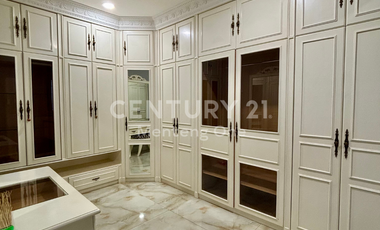 For Rent: Luxury & Spacious House with Swimming Pool in Prime Menteng, Central Jakarta
