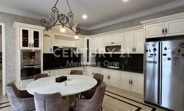 For Rent: Luxury & Spacious House with Swimming Pool in Prime Menteng, Central Jakarta