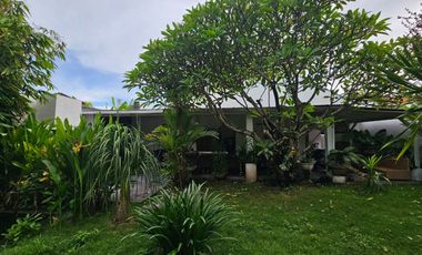 Villa Semi Furnished Disewakan, di Padangsambian Denpasar Area