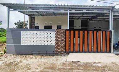 Rumah Baru Murah Gress Sudah Pagar Kanopi ber IMB dalam Perumahan