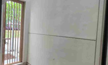 Disewakan Rumah Hoek Baru di Puri 11 uk 7x12 untuk 3 lantai Harga 150 juta