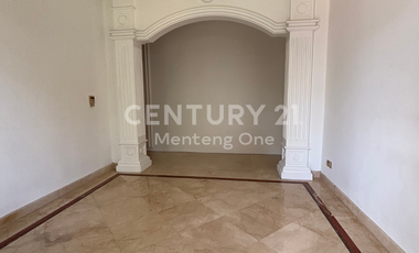 For Rent: Charming House with Lush Garden in Menteng