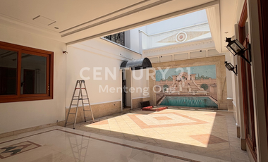 For Rent: Charming House with Lush Garden in Menteng
