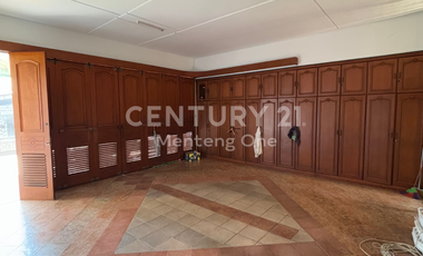 For Rent: Charming House with Lush Garden in Menteng