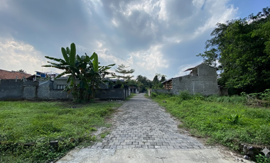 2 Tanah Murah  SHM siap AJB dan Siap Bangun di Utara Jogja