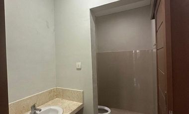 Rumah 3 Kamar Tidur Cantik Dijual, di Gatsu Tengah, Denpasar Area