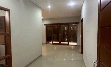 Rumah 3 Kamar Tidur Cantik Dijual, di Gatsu Tengah, Denpasar Area