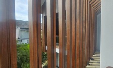 Villa Modern Eksklusif 3 Lantai Dijual, di Denpasar Barat Area