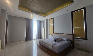 Villa Modern Eksklusif 3 Lantai Dijual, di Denpasar Barat Area
