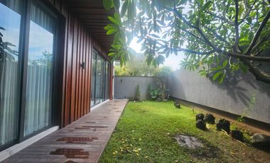 Villa Modern Eksklusif 3 Lantai Dijual, di Denpasar Barat Area