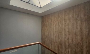 Villa Modern Eksklusif 3 Lantai Dijual, di Denpasar Barat Area