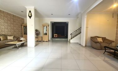 Dekat Mall Puri & Tol JORR, Disewakan Rumah 2,5 Lantai Puri Mansion Cluster Hawaii Luas 253m, Kembangan, Jakarta Barat