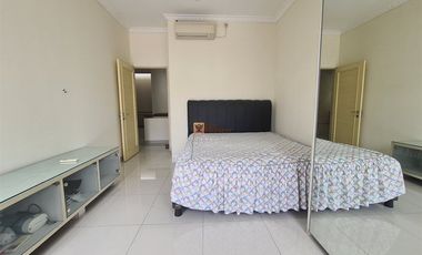Dekat Mall Puri & Tol JORR, Disewakan Rumah 2,5 Lantai Puri Mansion Cluster Hawaii Luas 253m, Kembangan, Jakarta Barat