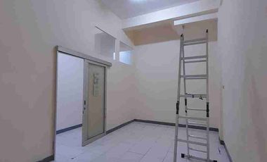 Disewakan Ruko 3 Lt Dekat Jalan Tol Kebon Jeruk Jakarta Barat