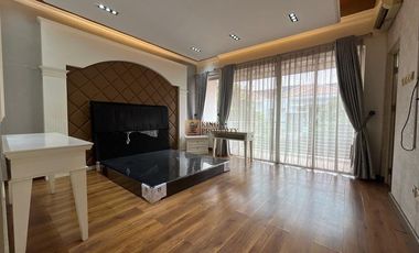 Disewa Rumah Puri Mansion Cluster Hawaii 260 M2 Akses Pik & Bandara Soekarno Hatta, Fasilitas Kolam Renang, Basket Court, Club House, One Gate System