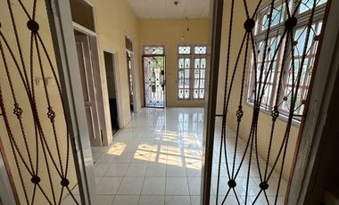 Dijual Cepat Rumah Tinggal Lokasi Strategis Dalam Cluster Yunani Banjar Wijaya, Tangerang