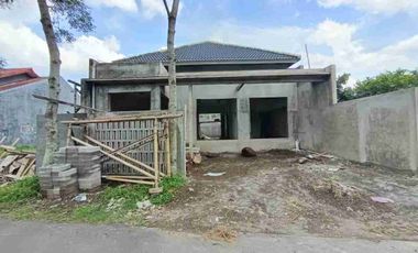 Rumah proses finising di maguwoharjo dekat lotte mart kampus unriyo